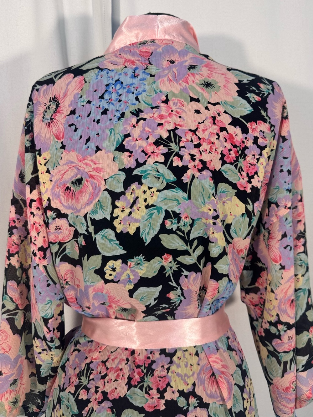 Vintage 90s Victoria’s Secret Floral Satin Trim Robe - Picture 4 of 7